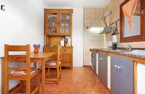 Triquivijate House | Vacation Home "Casa Los Guaydiles 2" with Mountain View & Shared Garden