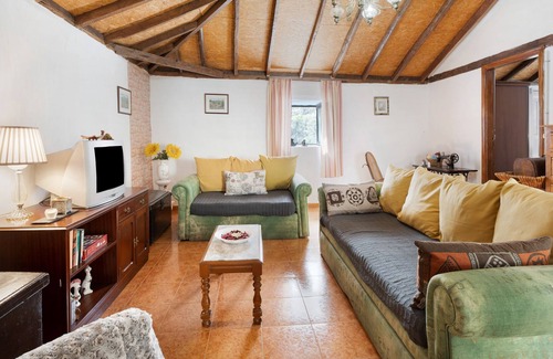 El Tanque Villa | Vacation Home 'Finca Casa Pauca' with Mountain View & Wi-Fi