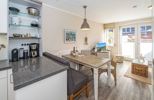 Westerland Apartment | Vacation home for up to 2 people with terrace in a central location.