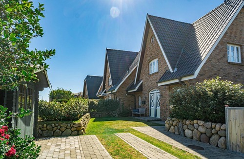 Westerland House | Vacation home for up to 6 people with garden. - Only 500 meters to the beach!