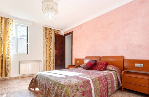 Cambrils House | Vacation Home 'Global Ardiaca' with Wi-Fi, Terrace & Garden