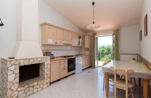 Piane di Collevecchio House | Vacation home Il Melograno in Collevecchio - 5 persons, 2 bedrooms