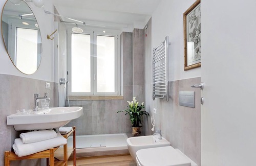 Nomentano House | Vacation Home in Rome with 2 bedrooms sleeps 6