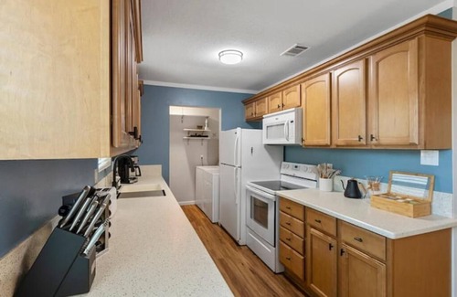 Tool House | Vacation home in Tool Kemp, Firepit, Boat Ramp Access 5Min Walk Cedar Creek Lake