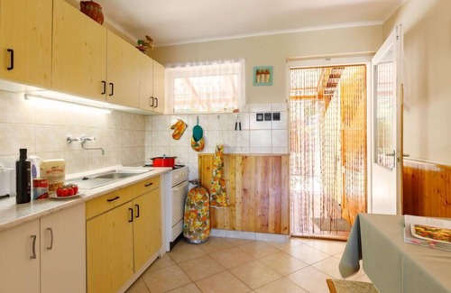 Balatonszarszo House | Vacation home Jazmin by Interhome