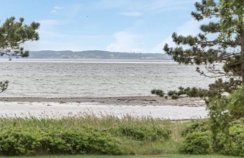 Skodshoved House | Vacation home "Kaj" - 20m from the sea in Djursland and Mols in Knebel - 5 persons, 2 bedrooms