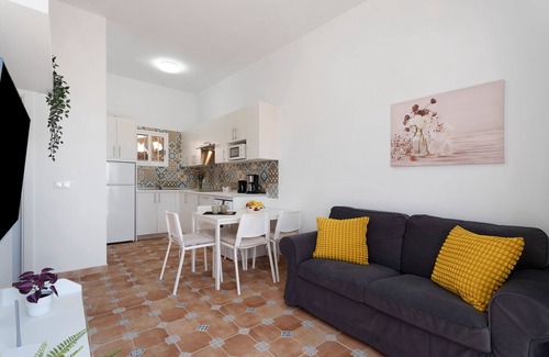 San Miguel de Abona House | Vacation Home 'La Sabina De Manuel' with Sea View, Private Terrace and Wi-Fi