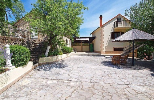 Siveric House | Vacation home Lilić by Interhome