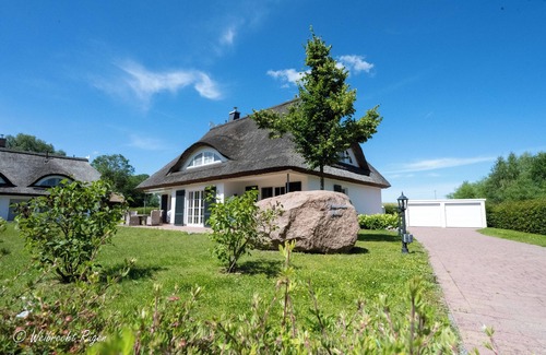 Puddemin House | Vacation home Lindenfels in the south of the island of Rügen