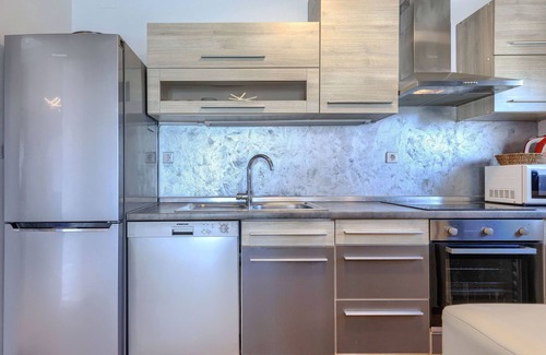 Pinezici House | Vacation home Manera by Interhome