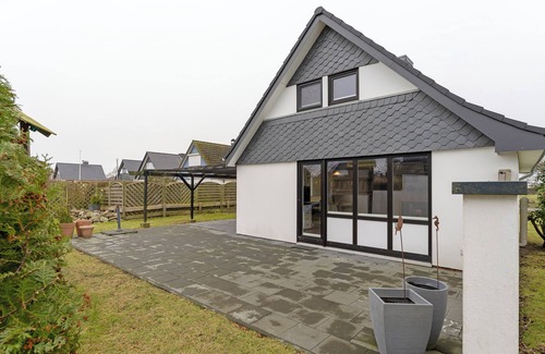 Sutel House | Vacation home Meerglück close to the beach in Sütel-Strand