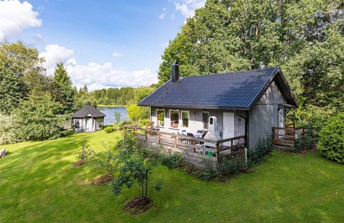 Kil Ski Chalet | Vacation home on a waterfront property in Alaska-like nature