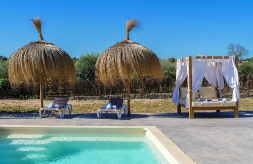 Manacor House | Vacation Home “Paraiso” with Pool, Terrace & Garden