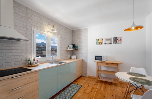 Armenime House | Vacation Home 'Penthouse El Balcón De Adeje' with Sea View, Wi-Fi and Air Conditioning