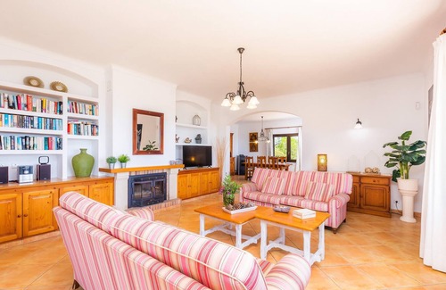 Felanitx House | Vacation Home Sa Roca Blanca with Mountain View, Sea View, Pool, Wi-Fi, Terraces & Garden