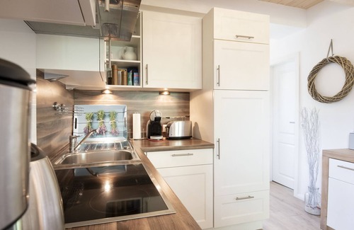 Heringsdorf House | Vacation home Seehund 1 with its own sauna in Seepark Süssau