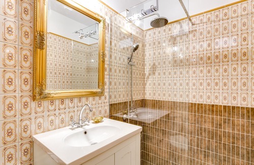 Arta House | Vacation Home Ses Barraques with Landmark View, Wi-Fi, Balcony & Terrace