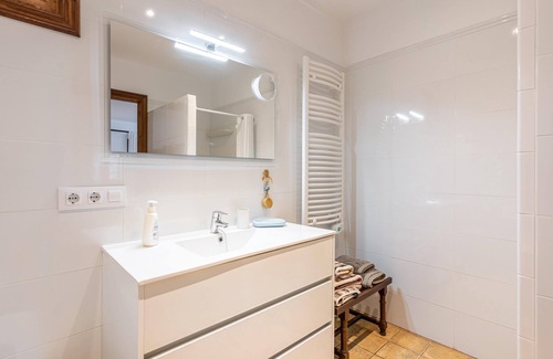 Muro House | Vacation Home Son Morei Can Socias with Mountain View, Pool, Wi-Fi & Terrace
