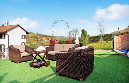 Priocca House | Vacation Home "Sweet Life" with Shared Pool, Private Terrace & Wi-Fi