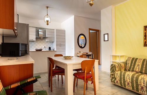 Leporano Marina House | Vacation Home "Villa Minetta" with Private Pool, Covered Terrace, Garden & Wi-Fi