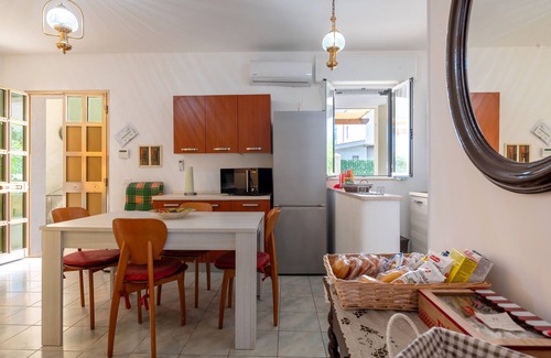 Leporano Marina House | Vacation Home "Villa Minetta" with Private Pool, Covered Terrace, Garden & Wi-Fi