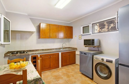 San Bartolome de Tirajana Villa | Vacation Home "Vidalenta El Salobre" with Mountain View, Private Pool & Wi-Fi