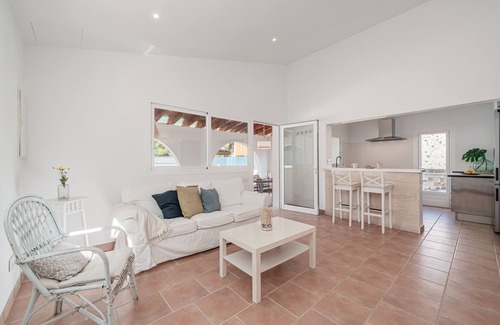Santanyi House | Vacation Home "Villa Abril" with Mountain View, Pool, & Wi-Fi