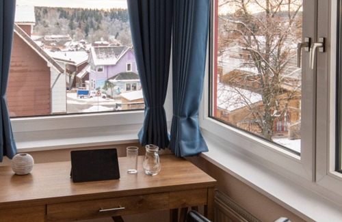 Braunlage House | Vacation home with garden for up to 21 people with sauna. Central and quiet in Braunlage