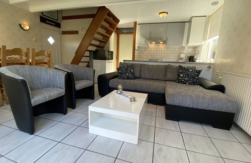Scharendijke House | Vacation home with enclosed garden near the beach and lake.