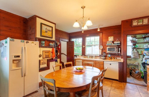 Oak Bluffs House | Vacation In This Historic And Luxurious Martha's Vineyard Home