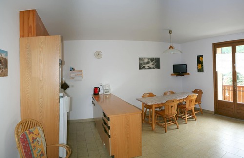 La Salle-les-Alpes Apartment | Vacation Rentals in Serre Chevalier 1400 in a chalet - resort center