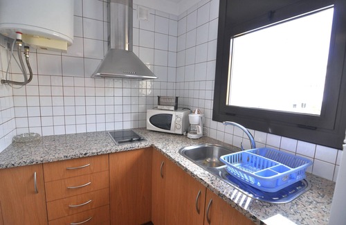 Santa Margarida Apartment | Vacation rental in Roses, Costa Brava: Cozy apartment 50 meters from the beach, capacity for 6 people, with terrace.