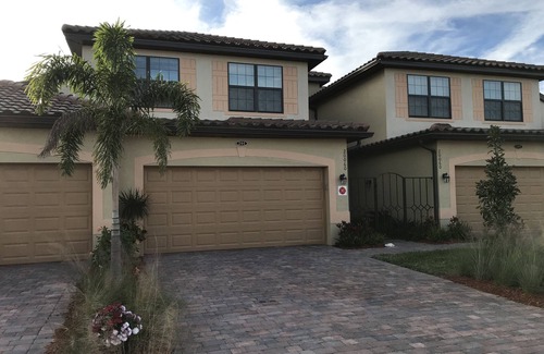 Gran Paradiso Condo | Vacation Rental Minutes From the World Famous Gulf Coast