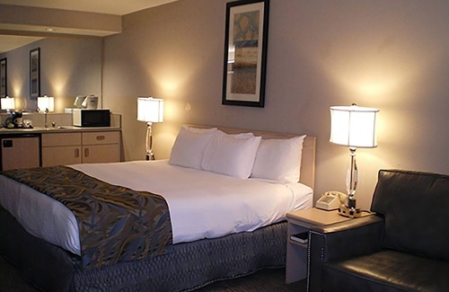Nampa Hotel | Vacation Starts Here! Indoor Pool and FREE Parking, Near Ford Idaho Center Arena