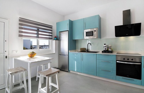 Playa Quemada Apartment | Vacation Studio 'Casa Mara 1' with Sea View, Wi-Fi and Air Conditioning