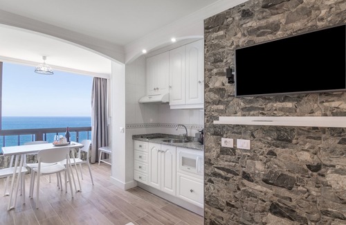 Patalavaca Apartment | Vacation Studio 'Vista Mar' with Sea View and Wi-Fi
