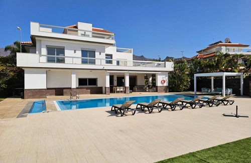Costa Adeje Villa | Vacation Villa 'Karat Oasis Del Duque' with Sea View, Wi-Fi and Air Conditioning