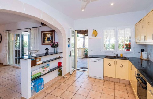 Sant Tomas House | Vacation villas in Santo Tomas are not easy to find, so we are pleased to add this beauty to our Men