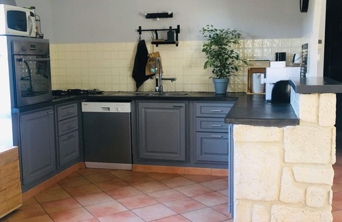 Monteux Villa | Vacations in Vaucluse (long stay preferred)