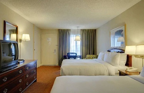 Burlingame Hotel | Vagabond Inn Executive San Francisco Airport