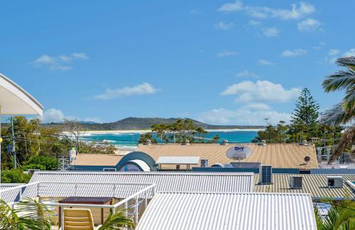 Crescent Head House | Vaka Malua 7 Scott Street