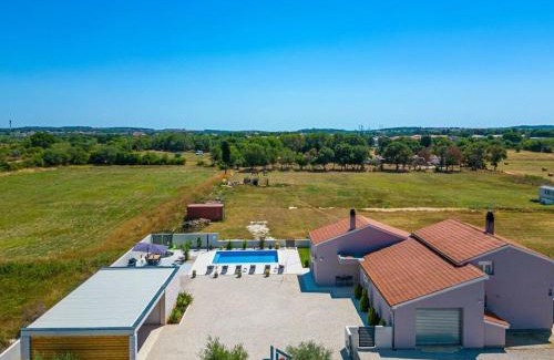 Valbandon House | Vakantiehuis Ana