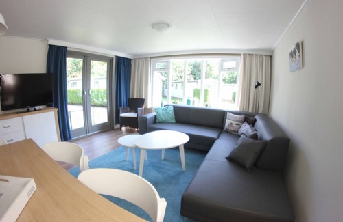 Suameer House | Vakantiepark Bergumermeer 8