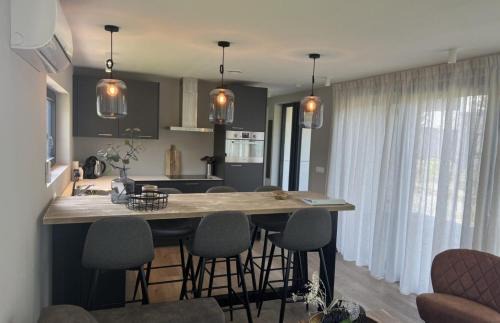Scherpenisse Ski Chalet | Vakantiepark de Zeeuwse Parel - de Zeebries