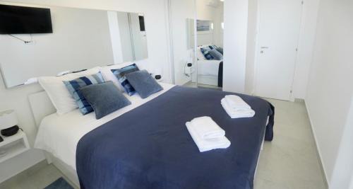 Bregi Apartment | Val Apartment - Four Seasons Escape with sea view and swimming pool