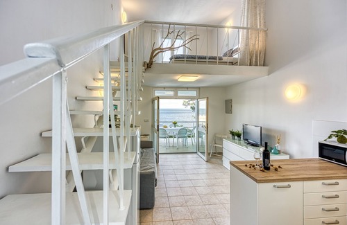 Veli Losinj Apartment | Valdarke Seaside Apartment, Mali Lošinj, Croatia