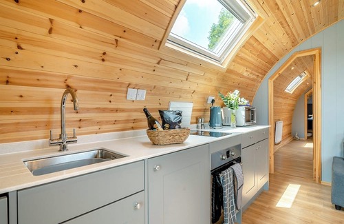 Blackford Ski Chalet | Vale View is a spacious, modern lodge with open-plan living and stunning views.