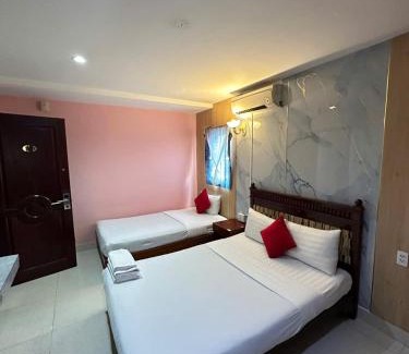 Downtown Ho Chi Minh City Hotel | Valen Hotel - Bui Vien Street