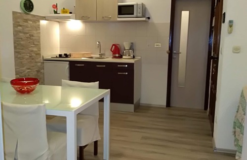Valbandon Apartment | Valentina, 2 bedrooms, beach250m. air conditioning, parking, wi-fi,