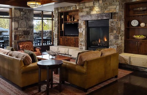 Truckee Resort | Valentines in Tahoe! 4 days 3 nights